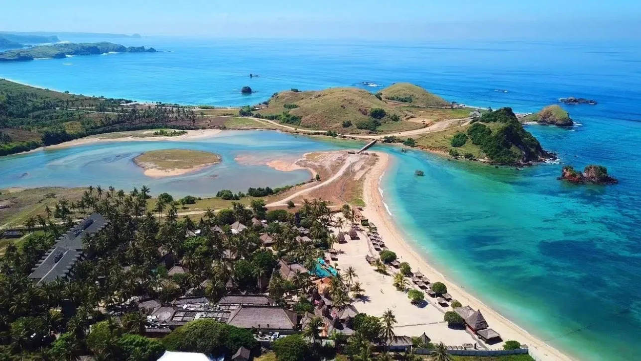 Surfing on Lombok
